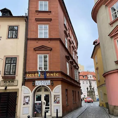 Cozygem 2 Mins Walk Charles Bridge דירה פראג